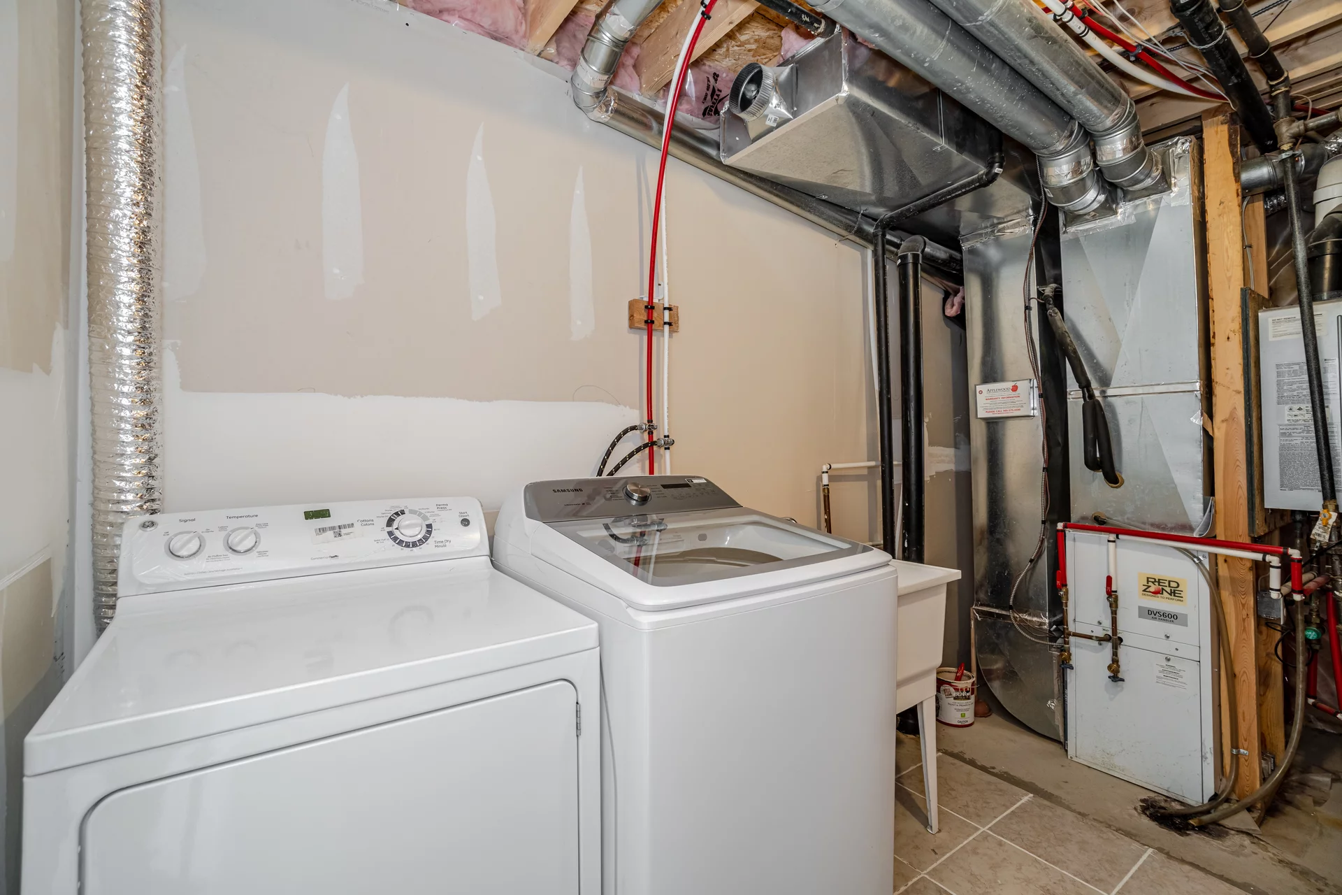 2818912