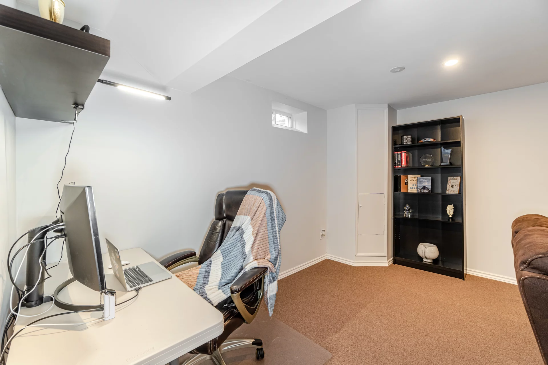 2825718