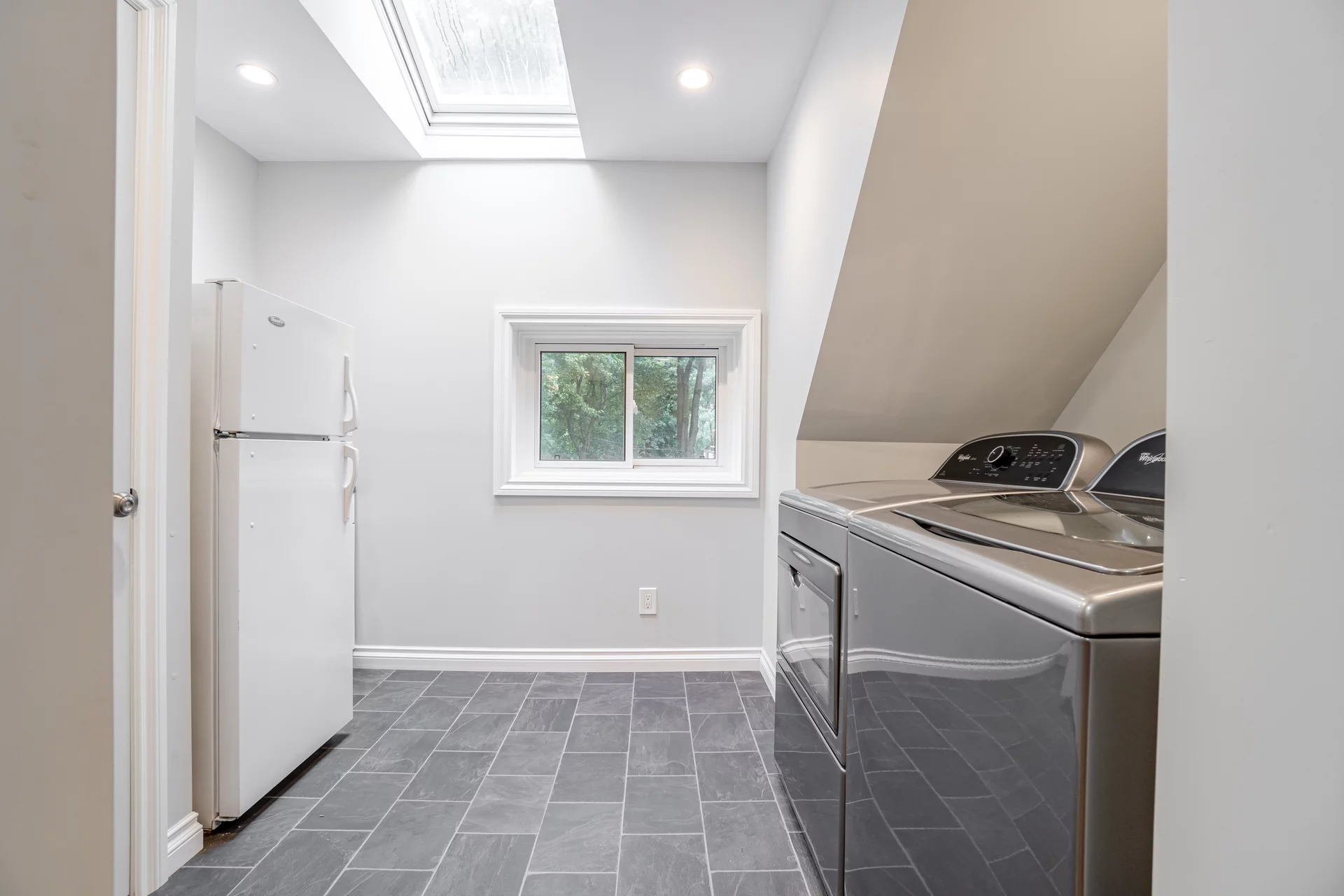 267 Aberdeen Avenue, Hamilton - photo 27