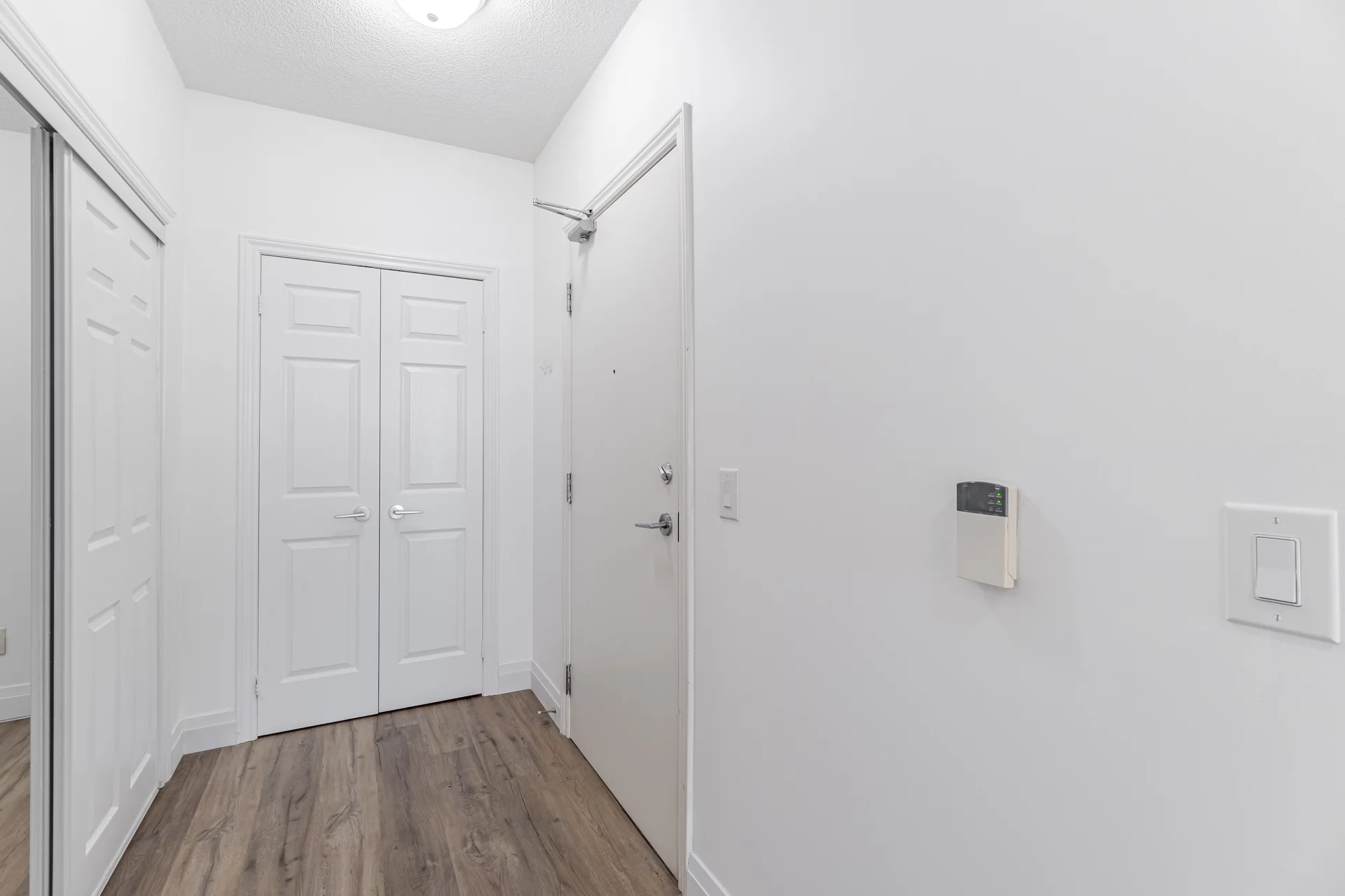 #1212-2379 Central Park Drive, Oakville - photo 5