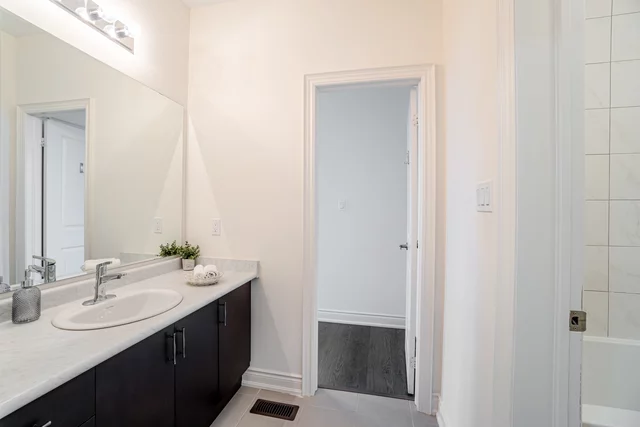 36 Sealey Avenue, Hamilton - photo 55