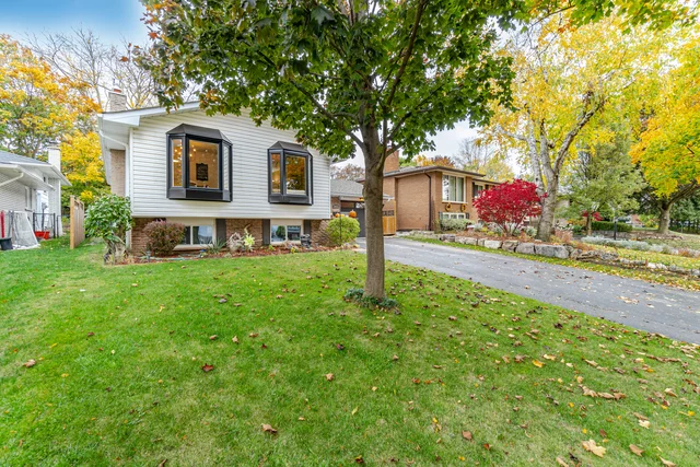 2455 Exeter Crescent, Burlington - photo 4