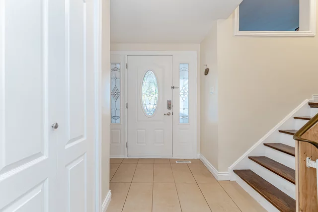 2455 Exeter Crescent, Burlington - photo 7