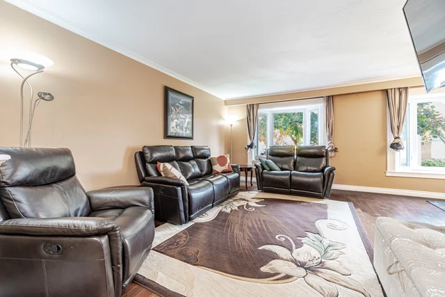 2455 Exeter Crescent, Burlington - photo 9
