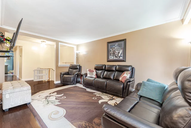 2455 Exeter Crescent, Burlington - photo 10