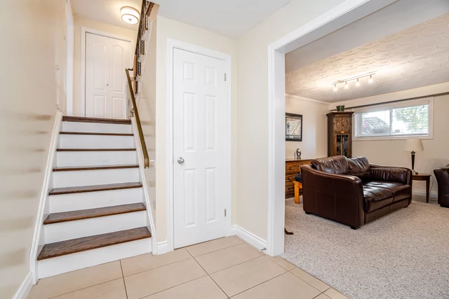 2455 Exeter Crescent, Burlington - photo 29