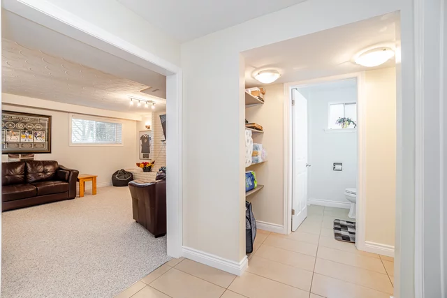 2455 Exeter Crescent, Burlington - photo 30