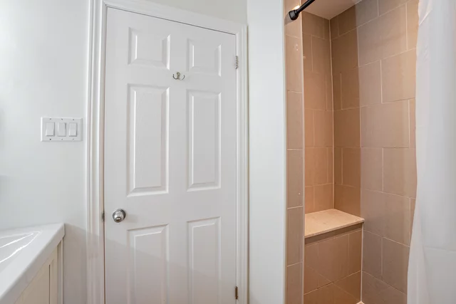 2455 Exeter Crescent, Burlington - photo 38