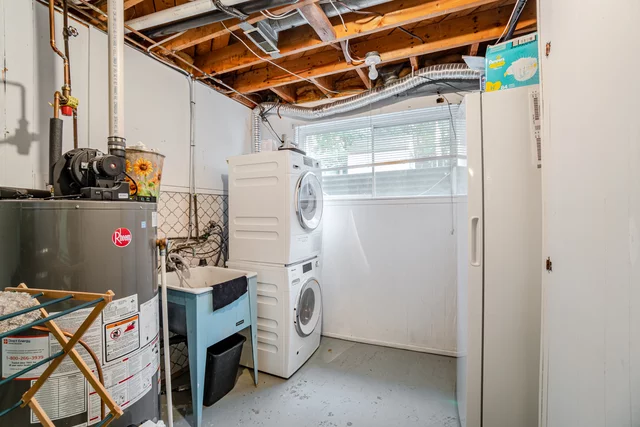 2455 Exeter Crescent, Burlington - photo 39