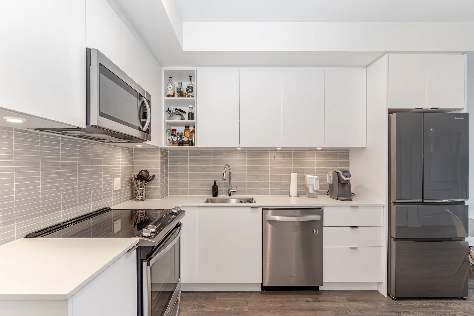#718-100 Eagle Rock Way, Vaughan - photo 9