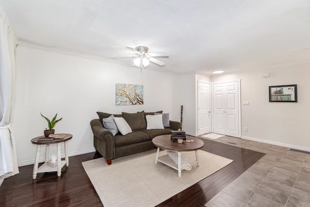 4 Horseshoe Court, Brampton - photo 9