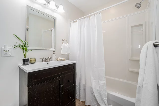 4 Horseshoe Court, Brampton - photo 22