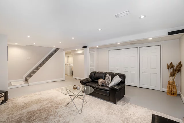 4 Horseshoe Court, Brampton - photo 27