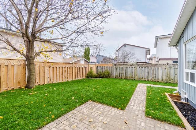 4 Horseshoe Court, Brampton - photo 34
