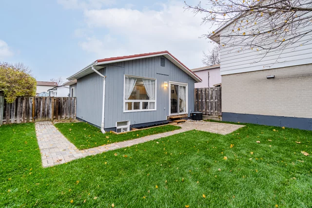 4 Horseshoe Court, Brampton - photo 37