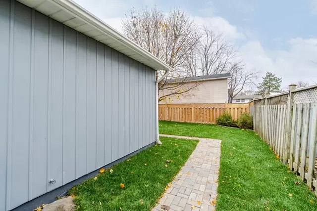 4 Horseshoe Court, Brampton - photo 33