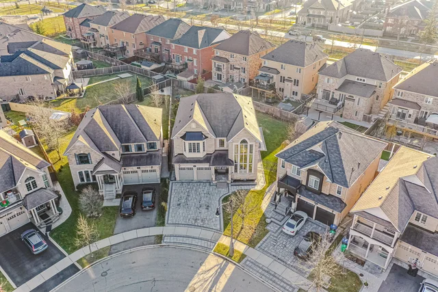 48 Maybeck Drive, Brampton - photo 1