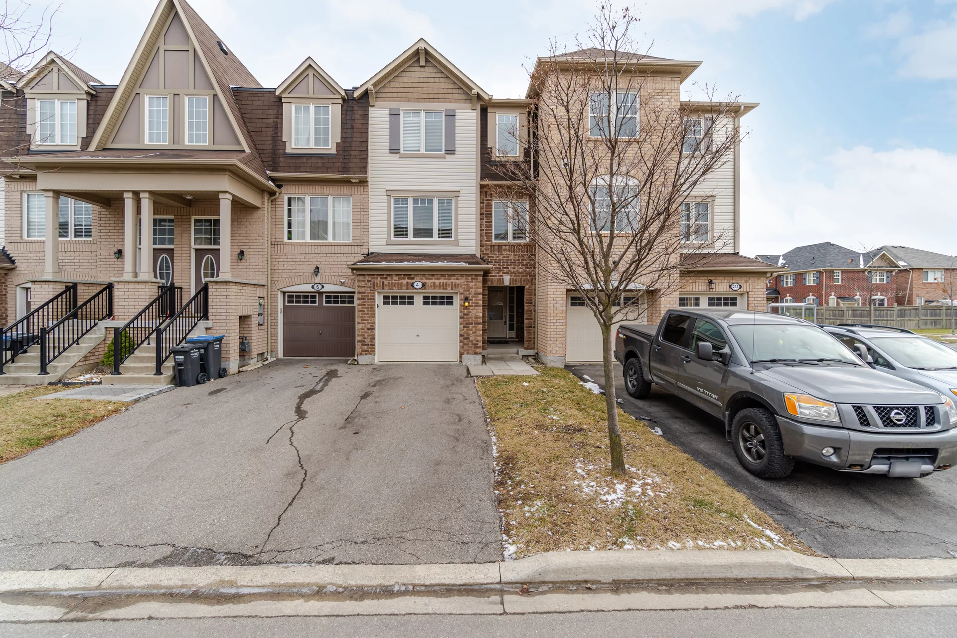 4 Colonel Frank Ching Cresent, Brampton - photo 2