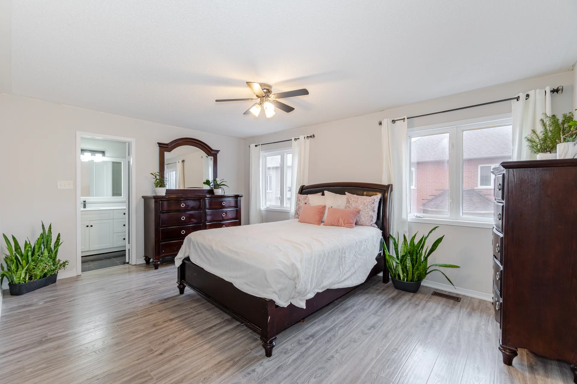 2880854
