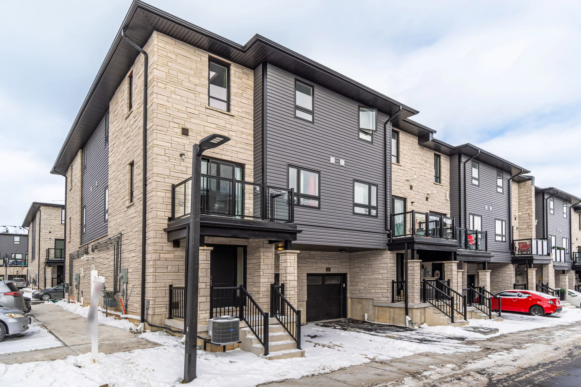 #52-51 Sparrow Avenue, Cambridge - photo 2