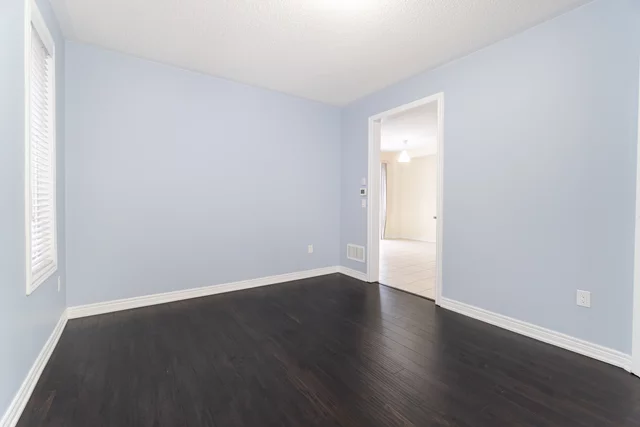 7 Exton Road, Brampton - photo 9