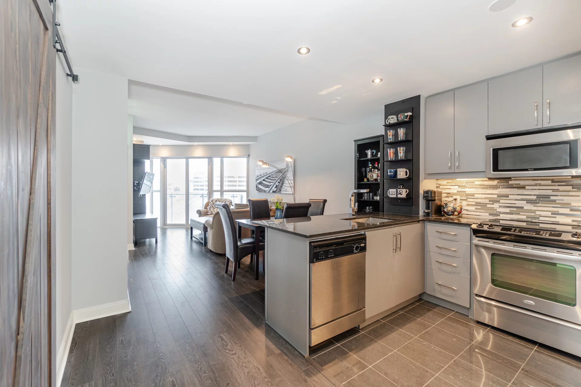 2888817