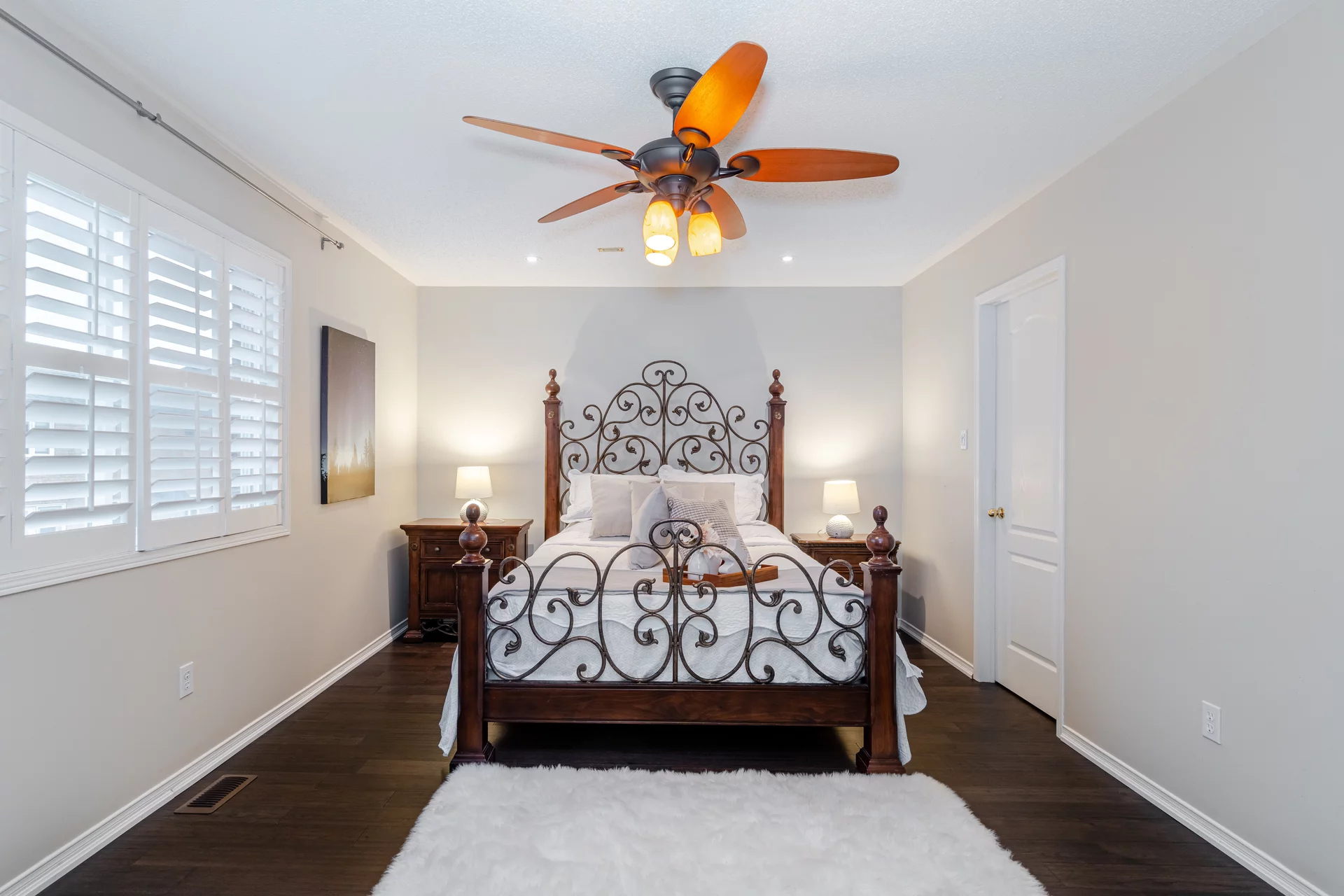 2889572