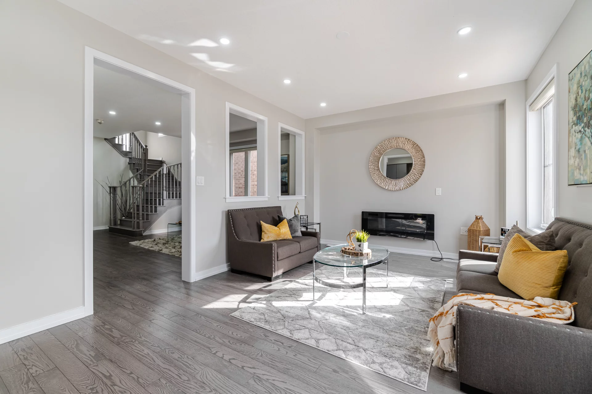 2897944