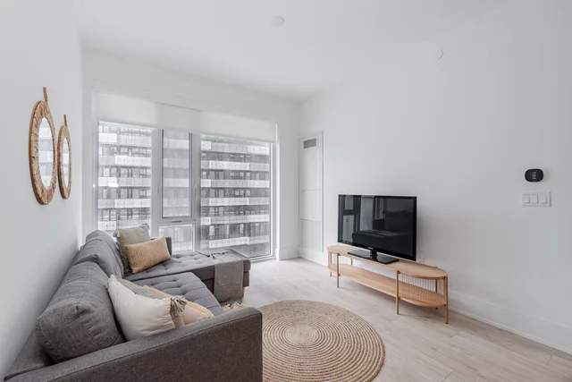 #815-470 Front Street West, Toronto - photo 11