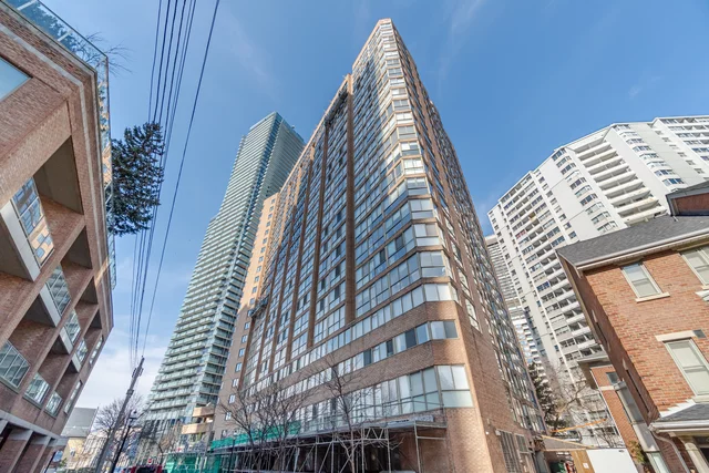 #703-1055 Bay Street, Toronto - photo 3