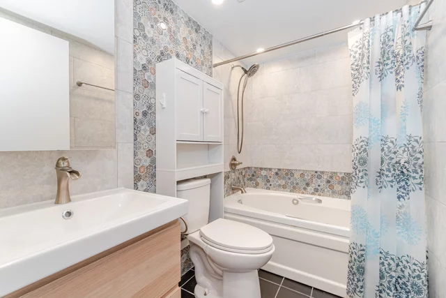 #703-1055 Bay Street, Toronto - photo 6