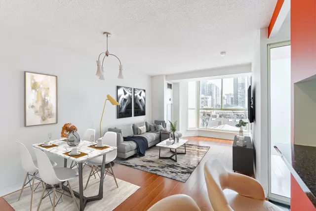 #703-1055 Bay Street, Toronto - photo 1
