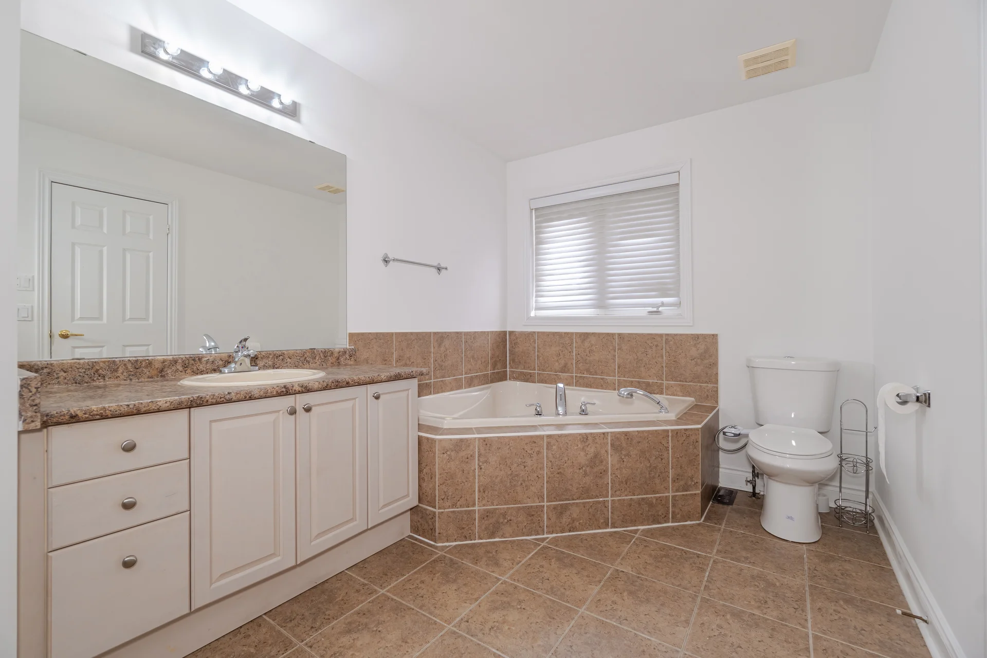 35 Louvre Circle, Brampton - photo 60