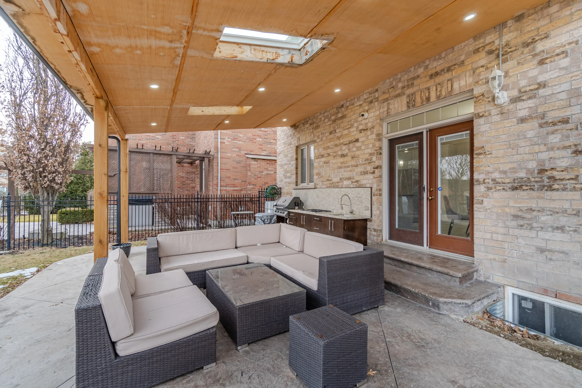 35 Louvre Circle, Brampton - photo 95