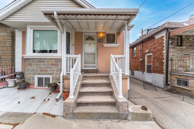 198 Gloucester Grove, Toronto - photo 5