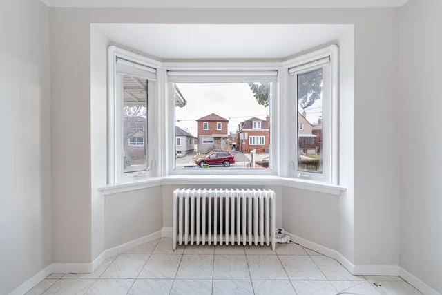 198 Gloucester Grove, Toronto - photo 10