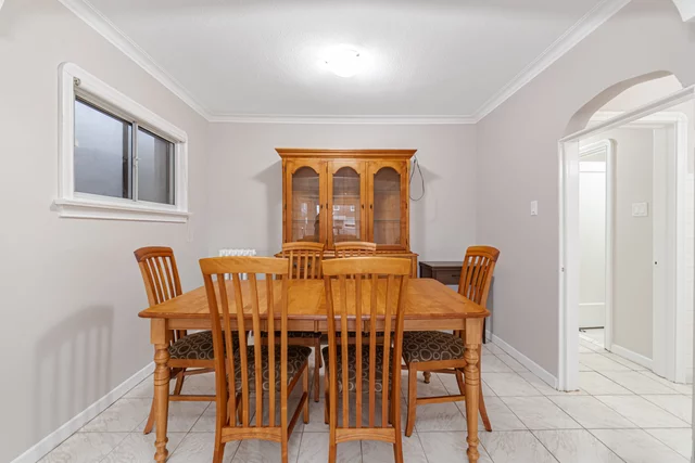 198 Gloucester Grove, Toronto - photo 16