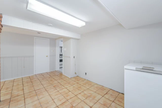 198 Gloucester Grove, Toronto - photo 37