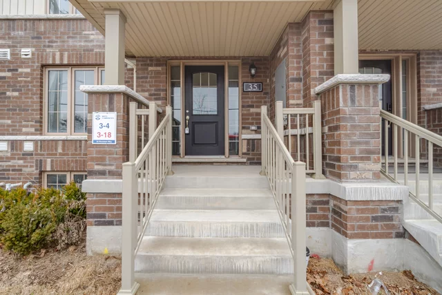 35 Porcelain Way, Whitby - photo 3