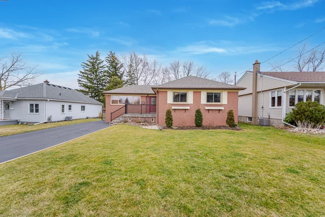 1332 Fisher Avenue, Burlington - photo 2