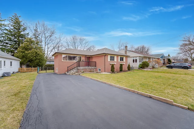 1332 Fisher Avenue, Burlington - photo 4