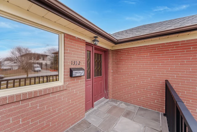 1332 Fisher Avenue, Burlington - photo 7
