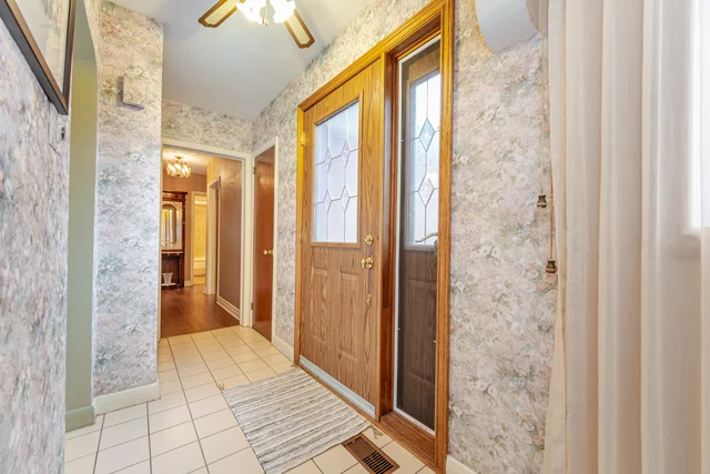 1332 Fisher Avenue, Burlington - photo 8