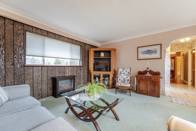 1332 Fisher Avenue, Burlington - photo 11