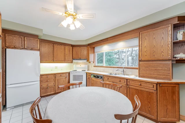 1332 Fisher Avenue, Burlington - photo 15