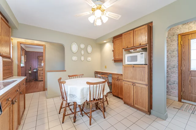 1332 Fisher Avenue, Burlington - photo 16