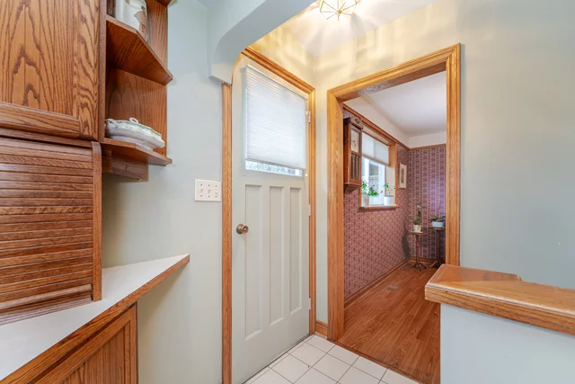1332 Fisher Avenue, Burlington - photo 17