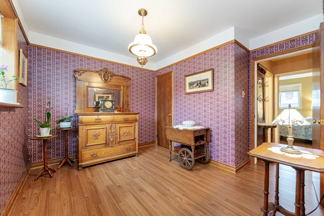 1332 Fisher Avenue, Burlington - photo 18