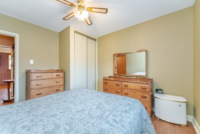 1332 Fisher Avenue, Burlington - photo 23
