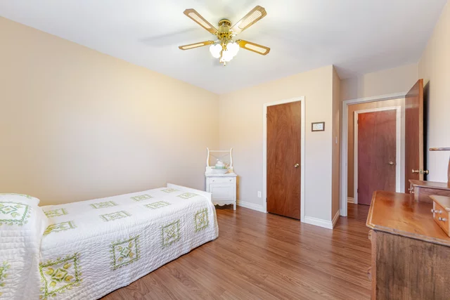 1332 Fisher Avenue, Burlington - photo 25